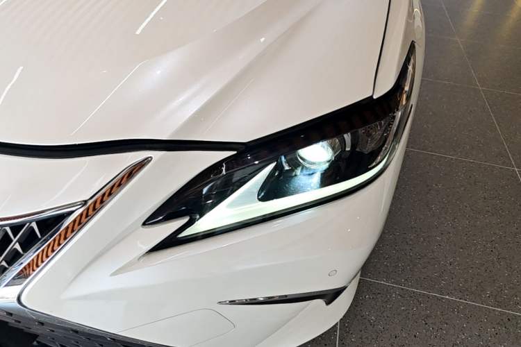 Used Lexus ES 2020 200 Excellence Edition Left Front Headlight