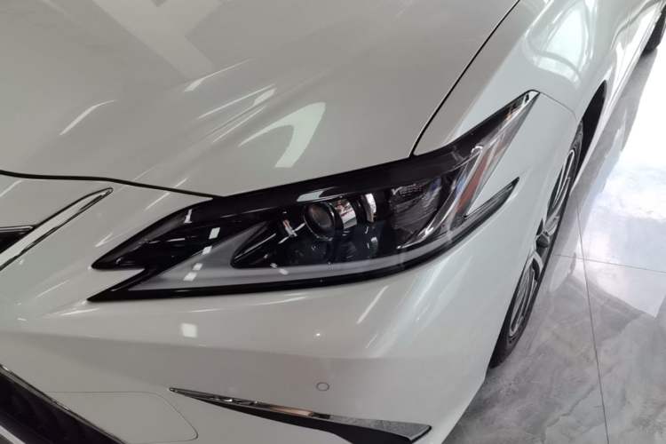Used Lexus ES 2020 300h Premier Edition Left Front Headlight