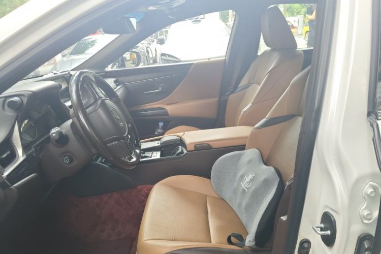Used Lexus ES 2020 200 Luxury Edition Left Front Seat