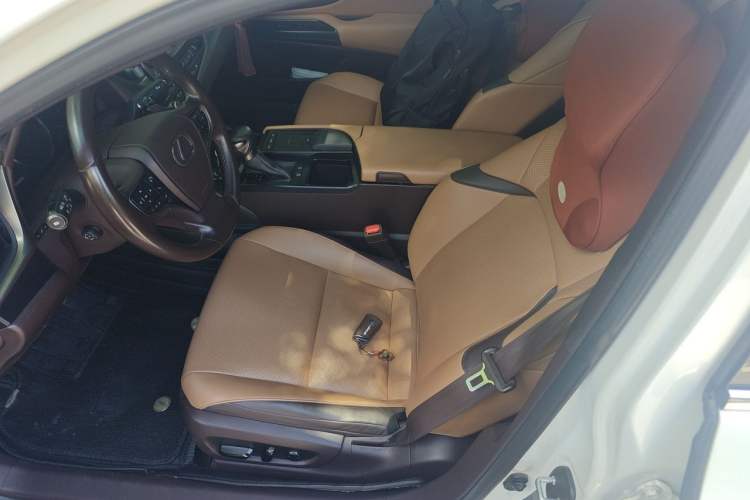 Used Lexus ES 2020 200 Excellence Edition Left Front Seat