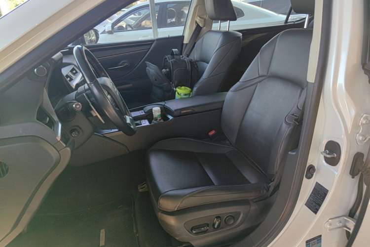 Used Lexus ES 2020 200 Excellence Edition Left Front Seat