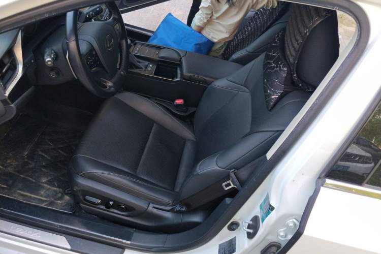 Used Lexus ES 2020 300h Premier Edition Left Front Seat