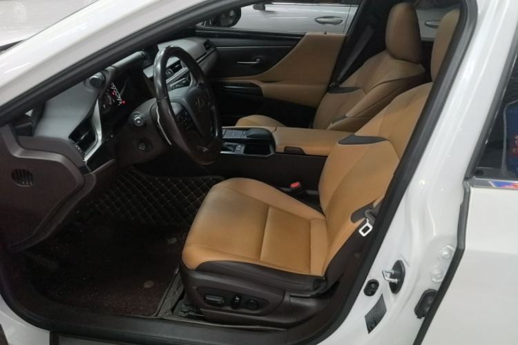 Used Lexus ES 2020 200 Excellence Edition Left Front Seat