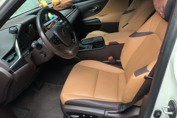 Used Lexus ES 2020 200 Excellence Edition Left Front Seat