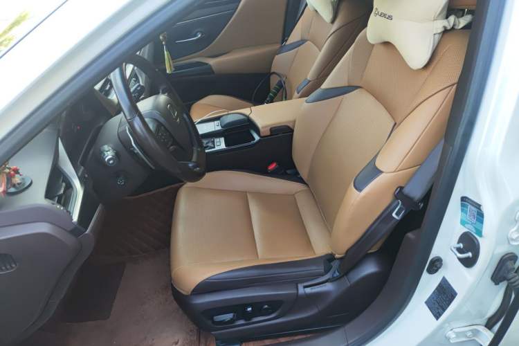 Used Lexus ES 2020 300h Premier Edition Left Front Seat