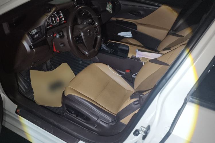 Used Lexus ES 2020 200 Luxury Edition Left Front Seat