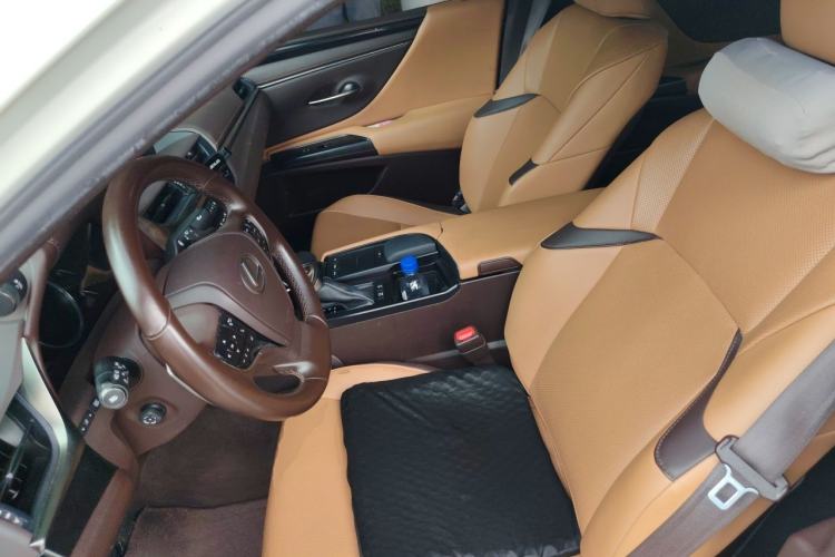 Used Lexus ES 2020 200 Excellence Edition Left Front Seat
