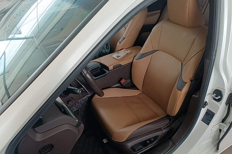Used Lexus ES 2020 300h Premier Edition Left Front Seat