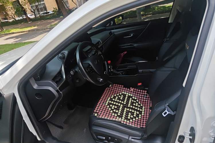 Used Lexus ES 2020 200 Excellence Edition Left Front Seat