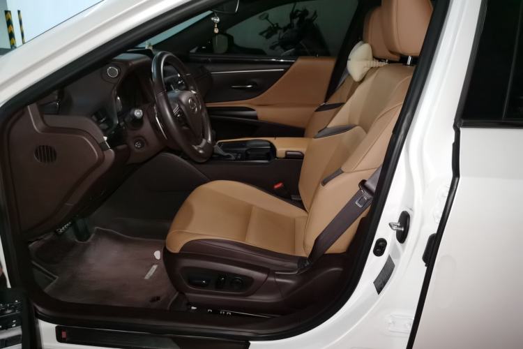 Used Lexus ES 2020 200 Excellence Edition Left Front Seat