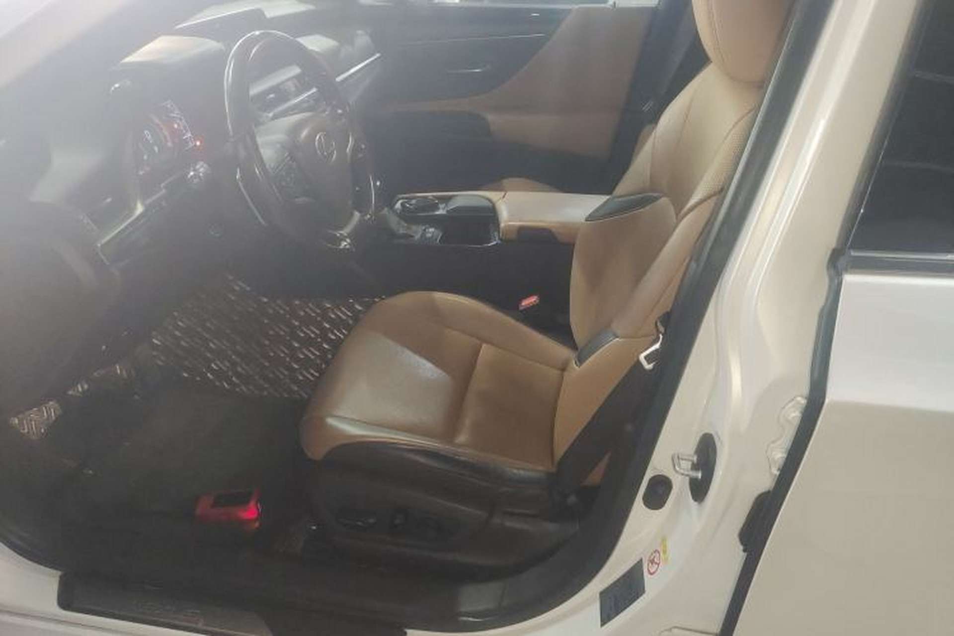 Used Lexus ES 2020 300h Premier Edition Left Front Seat