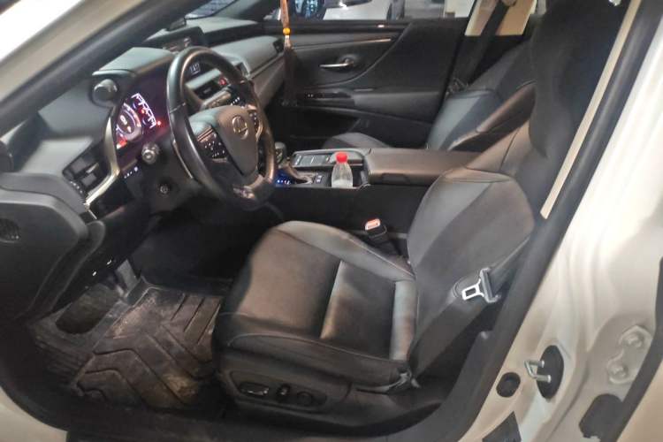 Used Lexus ES 2020 200 Excellence Edition Left Front Seat