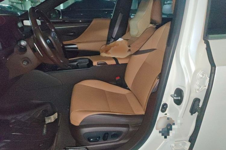 Used Lexus ES 2020 200 Luxury Edition Left Front Seat