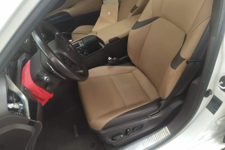 Used Lexus ES 2020 200 Excellence Edition Left Front Seat