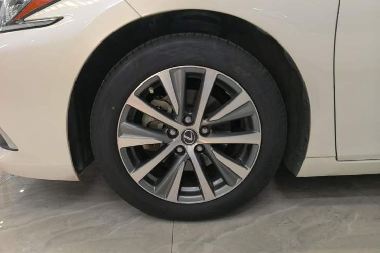 Used Lexus ES 2020 200 Excellence Edition Left Front Wheel Hub