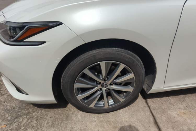 Used Lexus ES 2020 200 Excellence Edition Left Front Wheel Hub