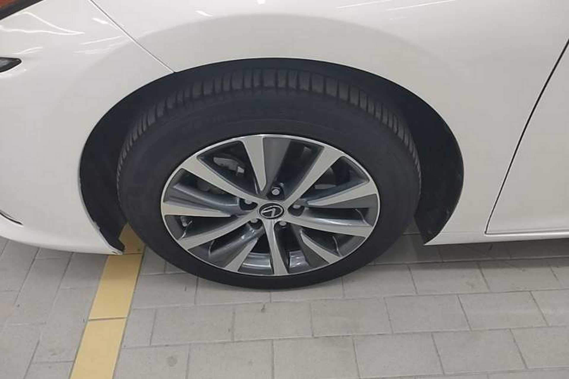 Used Lexus ES 2020 300h Premier Edition Left Front Wheel Hub