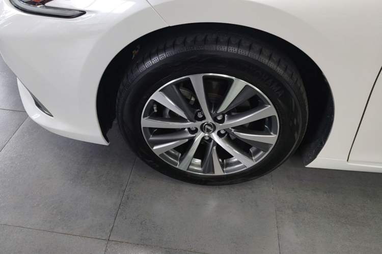 Used Lexus ES 2020 200 Excellence Edition Left Front Wheel Hub