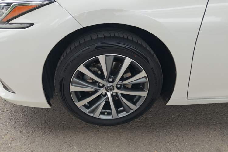 Used Lexus ES 2020 200 Excellence Edition Left Front Wheel Hub