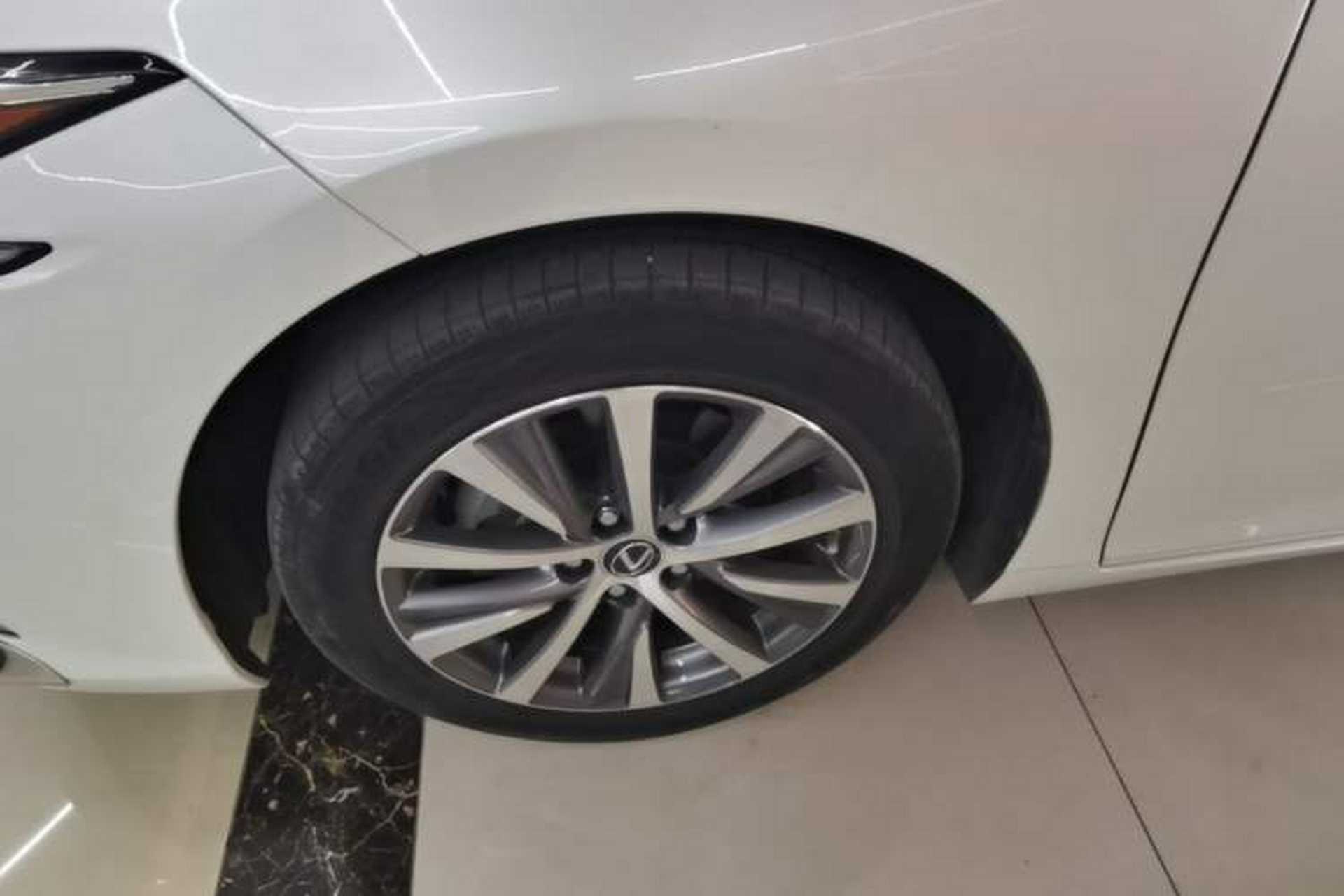 Used Lexus ES 2020 200 Luxury Edition Left Front Wheel Hub