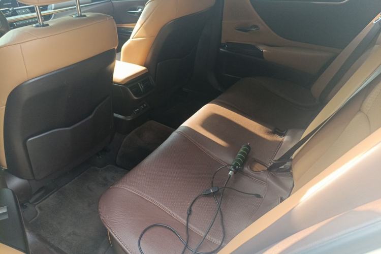 Used Lexus ES 2020 200 Excellence Edition Left Rear Seat