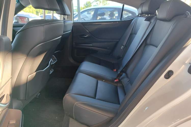 Used Lexus ES 2020 200 Excellence Edition Left Rear Seat