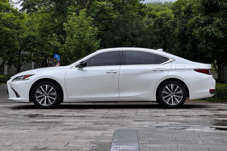 Used Lexus ES 2020 200 Excellence Edition Left Side