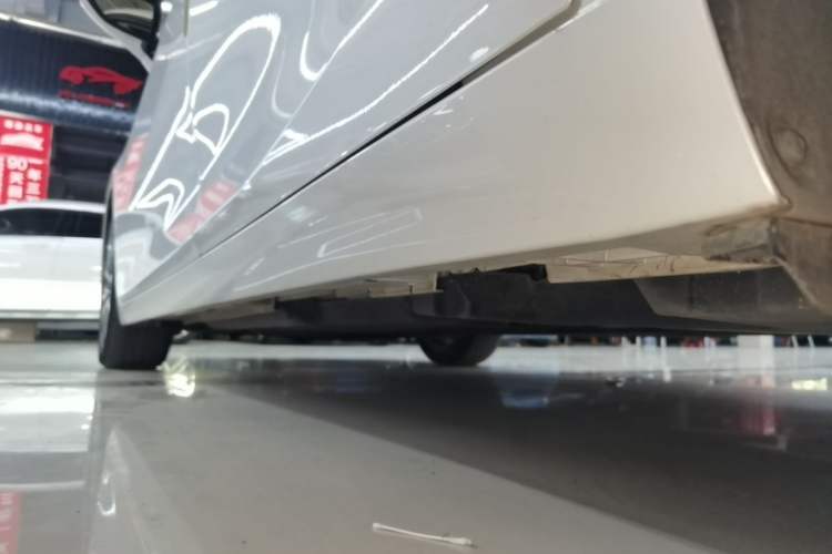Used Lexus ES 2020 200 Luxury Edition Left Side Sill