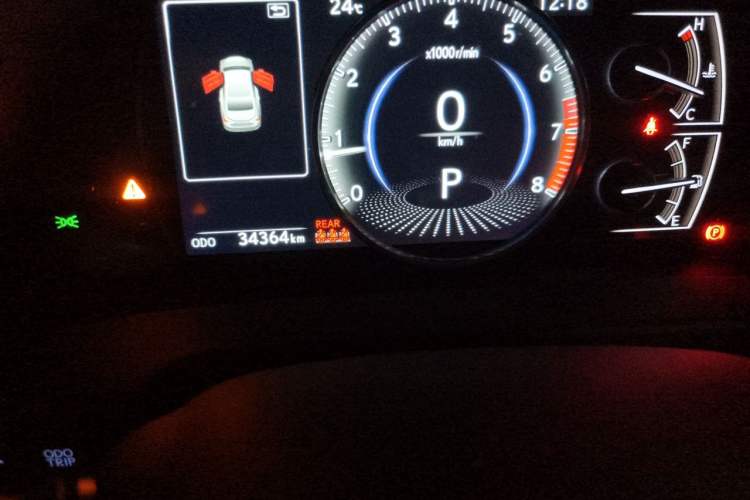 Used Lexus ES 2020 200 Excellence Edition Odometer Close Up