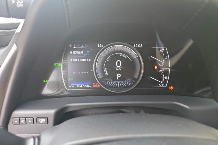 Used Lexus ES 2020 300h Premier Edition Odometer Close Up