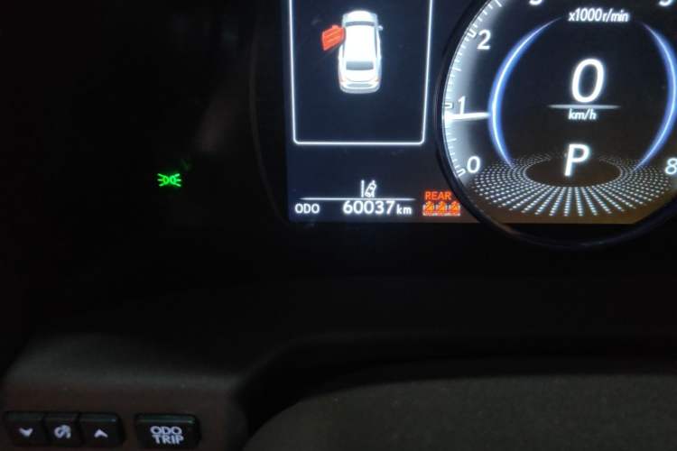 Used Lexus ES 2020 200 Excellence Edition Odometer Close Up