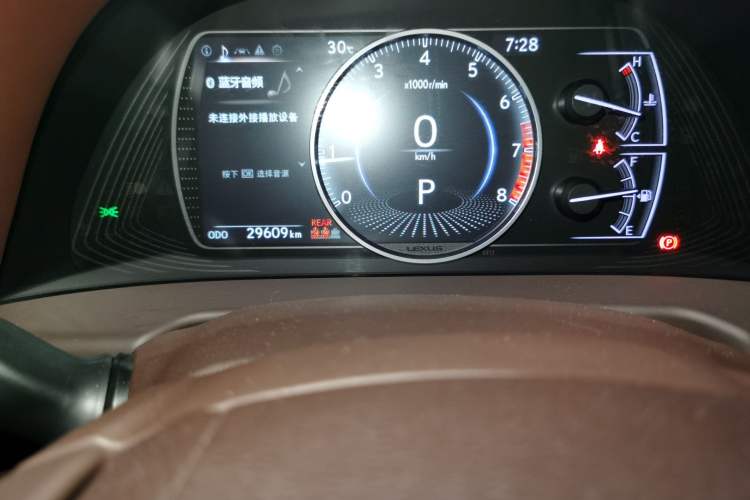 Used Lexus ES 2020 200 Excellence Edition Odometer Close Up