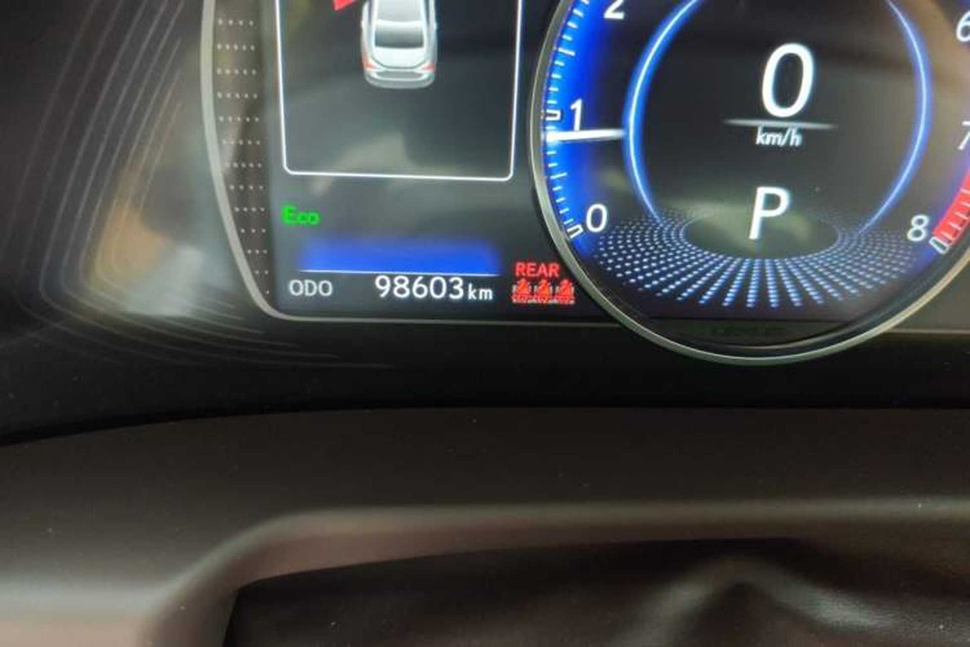 Used Lexus ES 2020 200 Luxury Edition Odometer Close Up