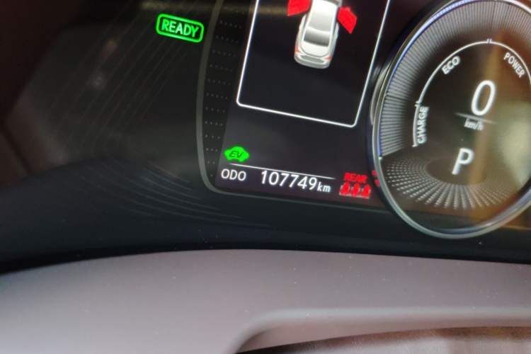 Used Lexus ES 2020 300h Deluxe Edition Odometer Close Up