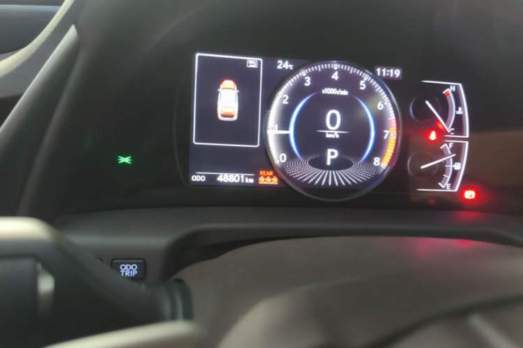 Used Lexus ES 2020 200 Excellence Edition Odometer Close Up