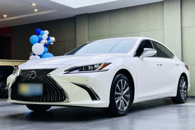 Used Lexus ES 2020 200 Excellence Edition Guazi used car, China used car export, Used car for sale, Used Lexus cars, Cheapest cars for sale