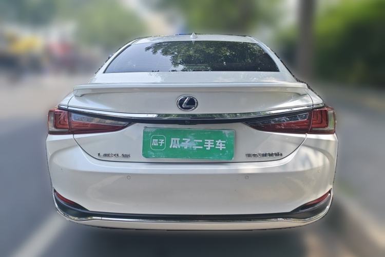 Used Lexus ES 2020 300h Premier Edition Rear