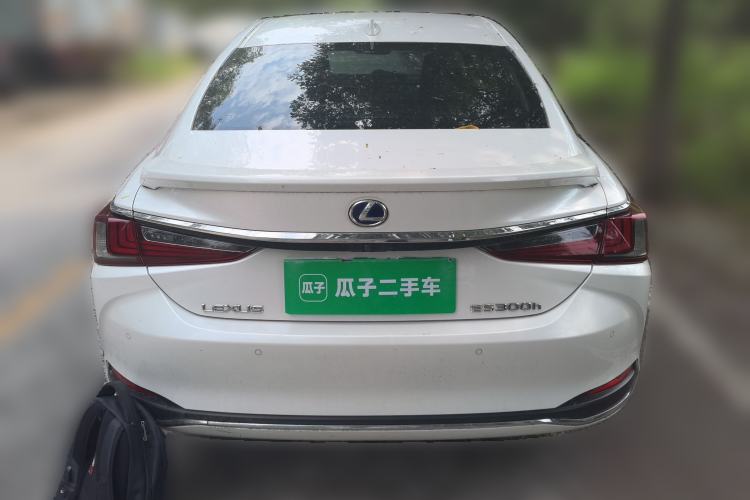Used Lexus ES 2020 300h Premier Edition Rear