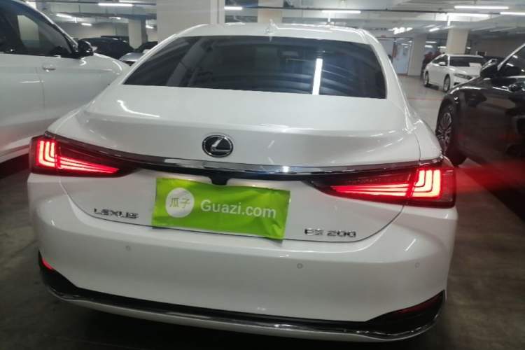 Used Lexus ES 2020 200 Excellence Edition Rear