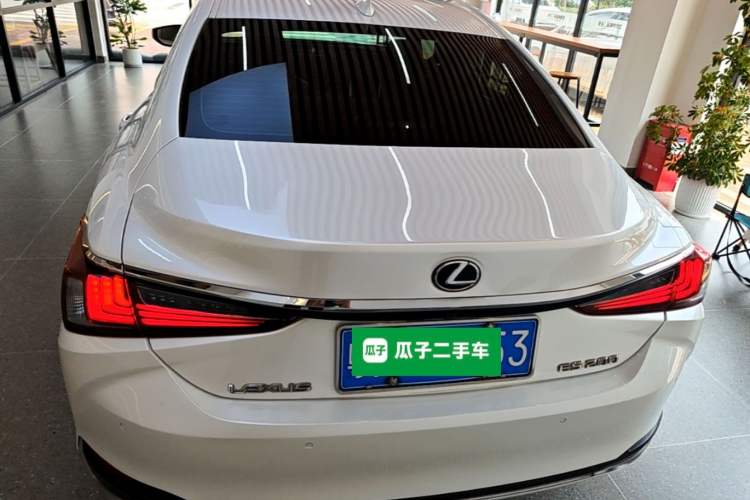 Used Lexus ES 2020 200 Excellence Edition Rear