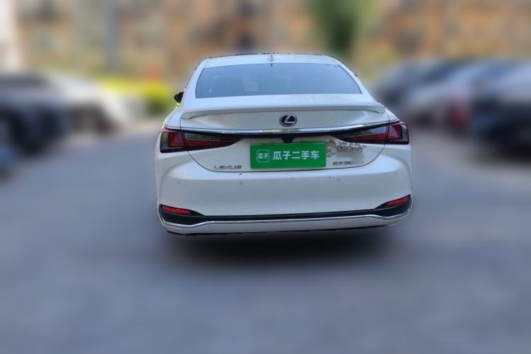 Used Lexus ES 2020 300h Premier Edition Rear