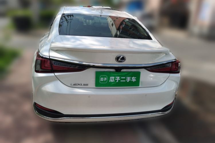 Used Lexus ES 2020 300h Premier Edition Rear
