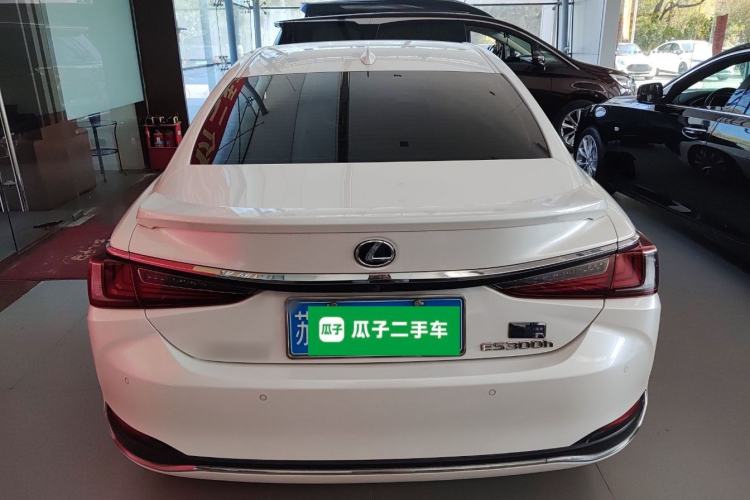 Used Lexus ES 2020 300h Premier Edition Rear