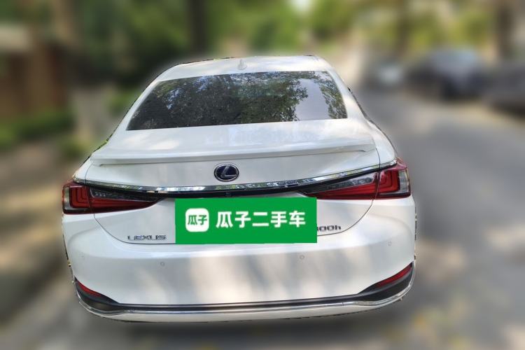 Used Lexus ES 2020 300h Premier Edition Rear