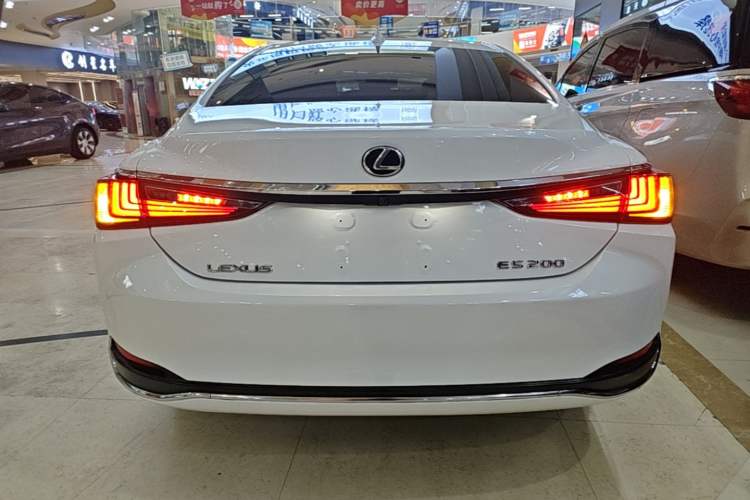 Used Lexus ES 2020 200 Excellence Edition Rear
