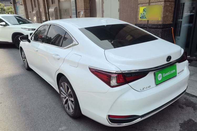 Used Lexus ES 2020 200 Excellence Edition Rear Left 45 Deg