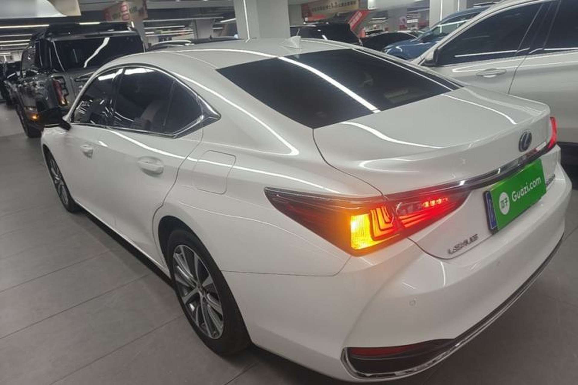 Used Lexus ES 2020 260 Excellence Edition Rear Left 45 Deg
