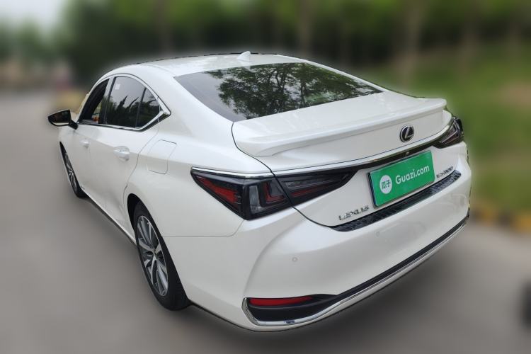 Used Lexus ES 2020 300h Premier Edition Rear Left 45 Deg