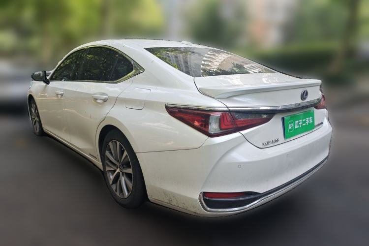 Used Lexus ES 2020 300h Premier Edition Rear Left 45 Deg