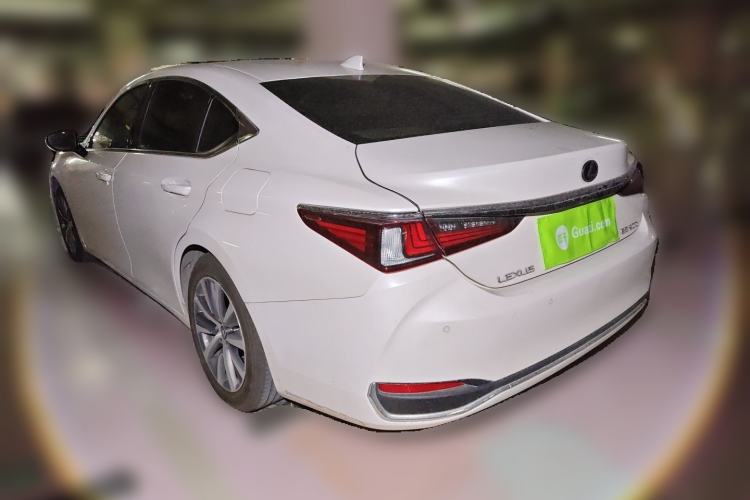 Used Lexus ES 2020 200 Luxury Edition Rear Left 45 Deg